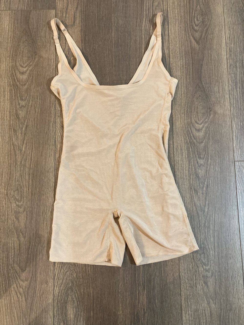 Skims Women's Beige Seamless Sculpt Mid-Thigh Bodysuit Shapewear Size Large